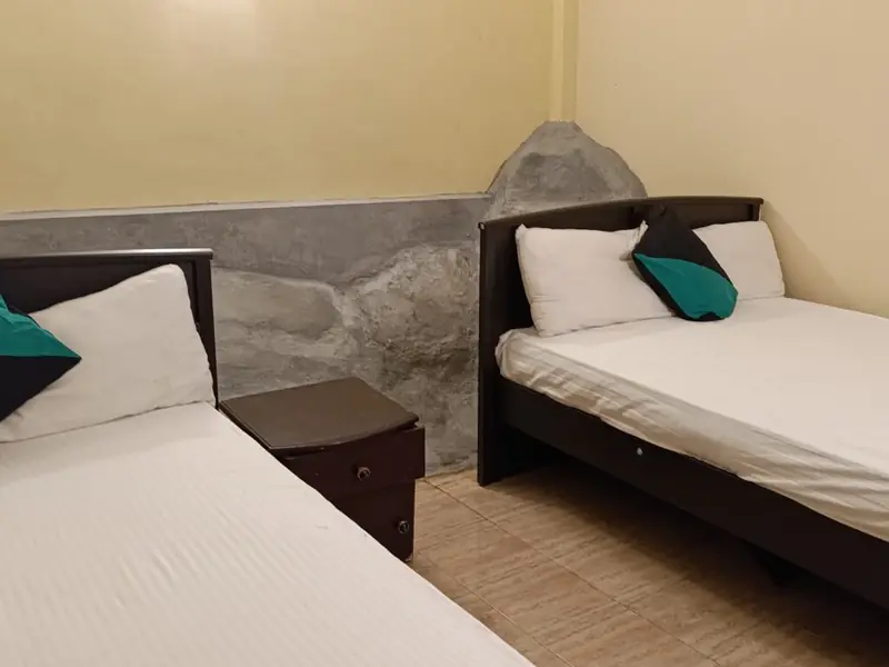 Quadruple Rooms at Hotel Neits, Kandy, photo 2